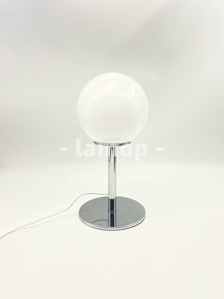 Milky White Solid Globe Chrome - Lighting Table Decor recension och pris