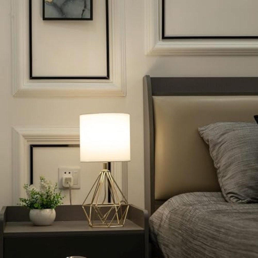 Modern Hollow Out Base Bedroom - Geometric Lamp Shade recension och pris